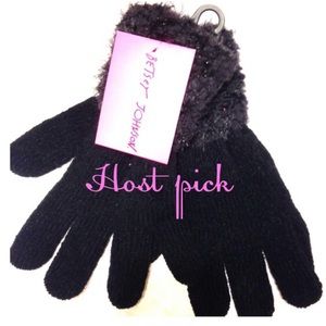 Betsey Johnson gloves Biggest sale 🔥 🔥 🔥